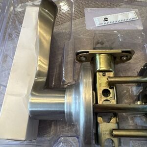 Kwikset Balboa Hall & Closet Lever Door Handle Satin Nickel 92001-525